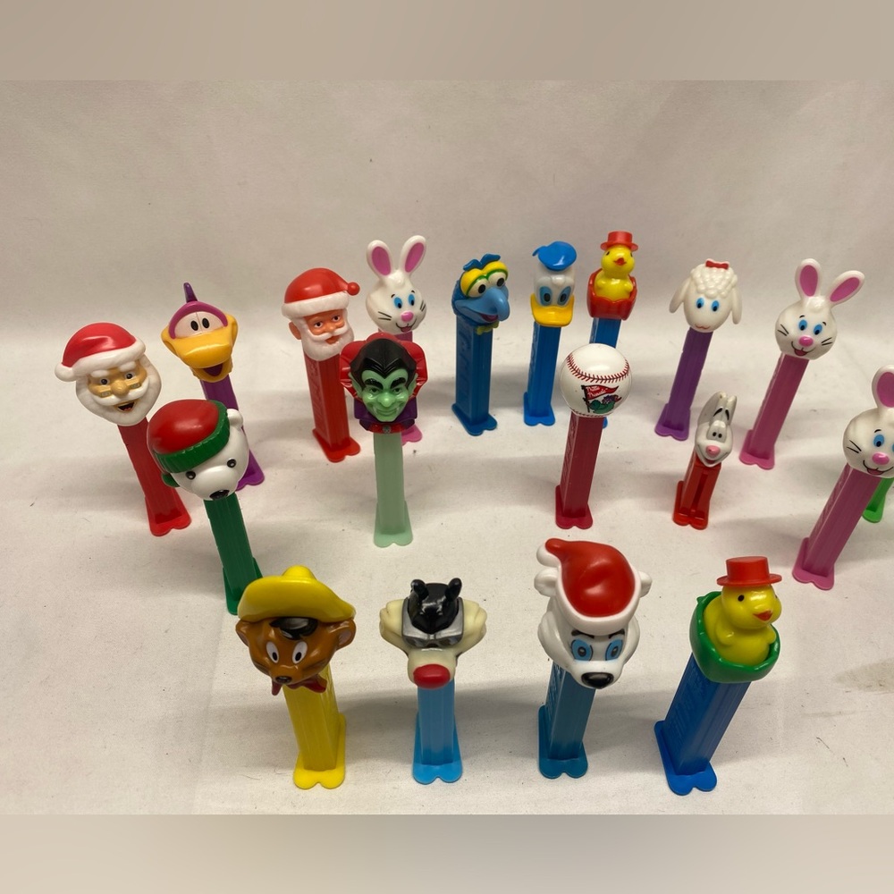 Rare Vintage Pez Candy Dispensers 19 - Picture 7 of 7